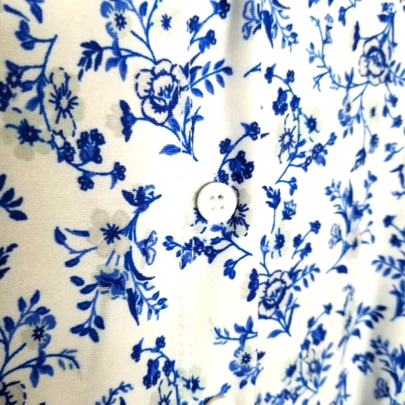 LuLaRoe BNWT S Ellie shirt dress - white blue floral 💙 - Picture 9 of 16